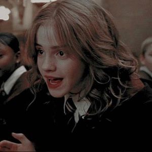 Meet your Posher, Corina